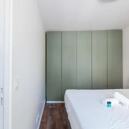 Charming Flat Close To Bastille Republique And Pere Lachaise - Welkeys *